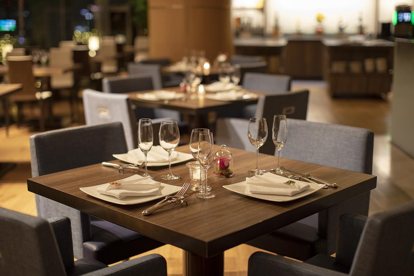 Marunouchi Hotel Tokyo Ngoại thất bức ảnh A table set for fine dining