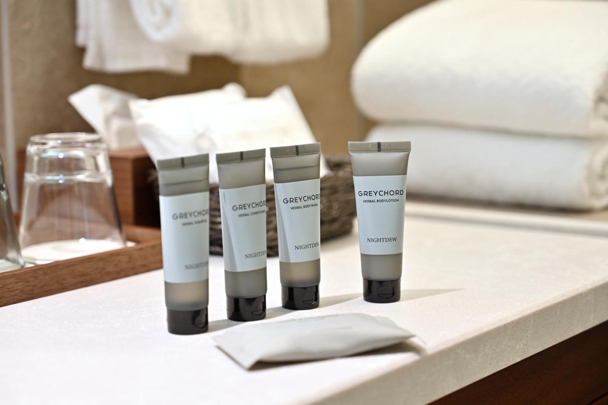 Marunouchi Hotel Tokyo Ngoại thất bức ảnh Seymour Mann products